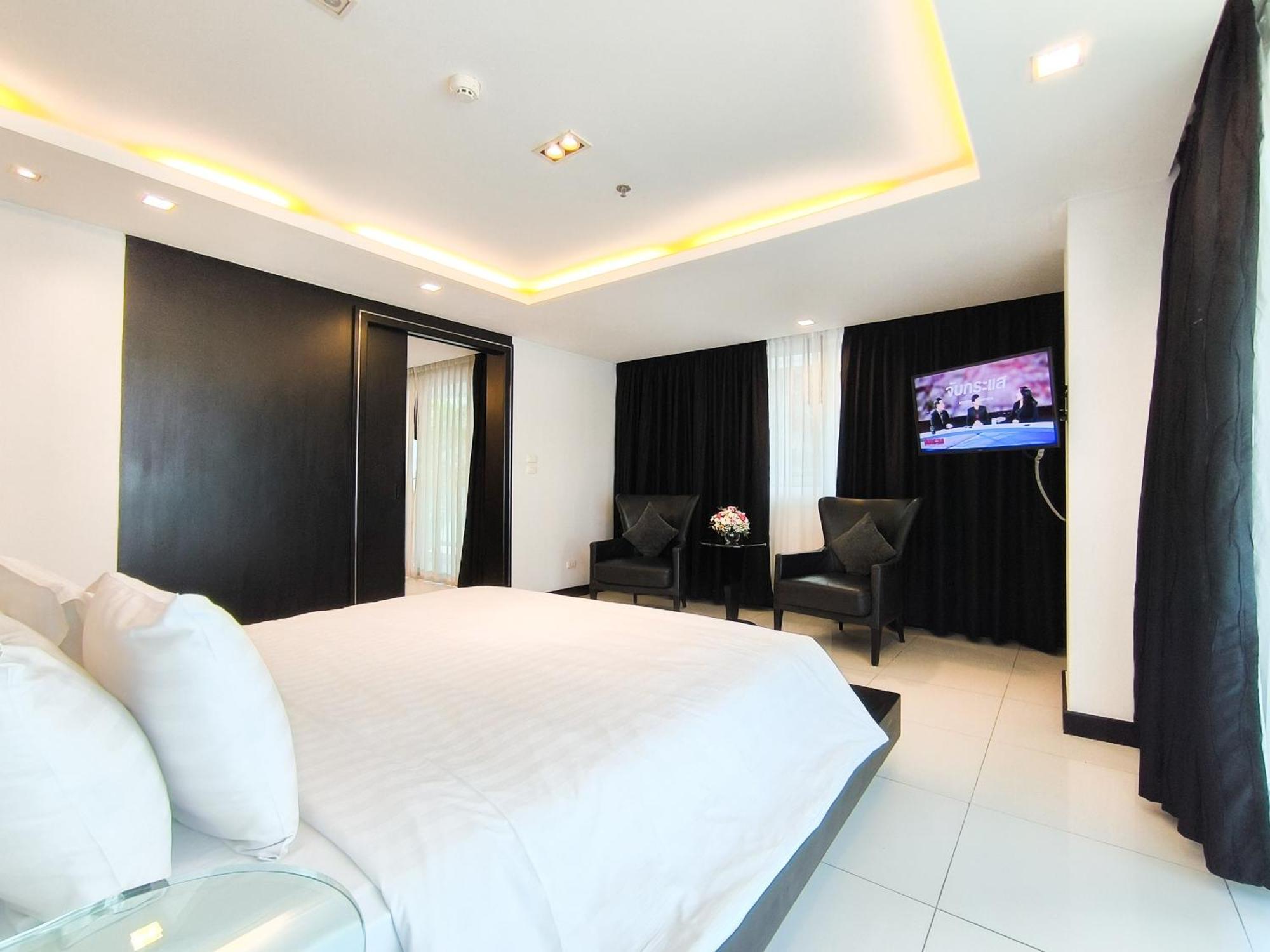 Nova Suites Pattaya By Compass Hospitality Exterior photo