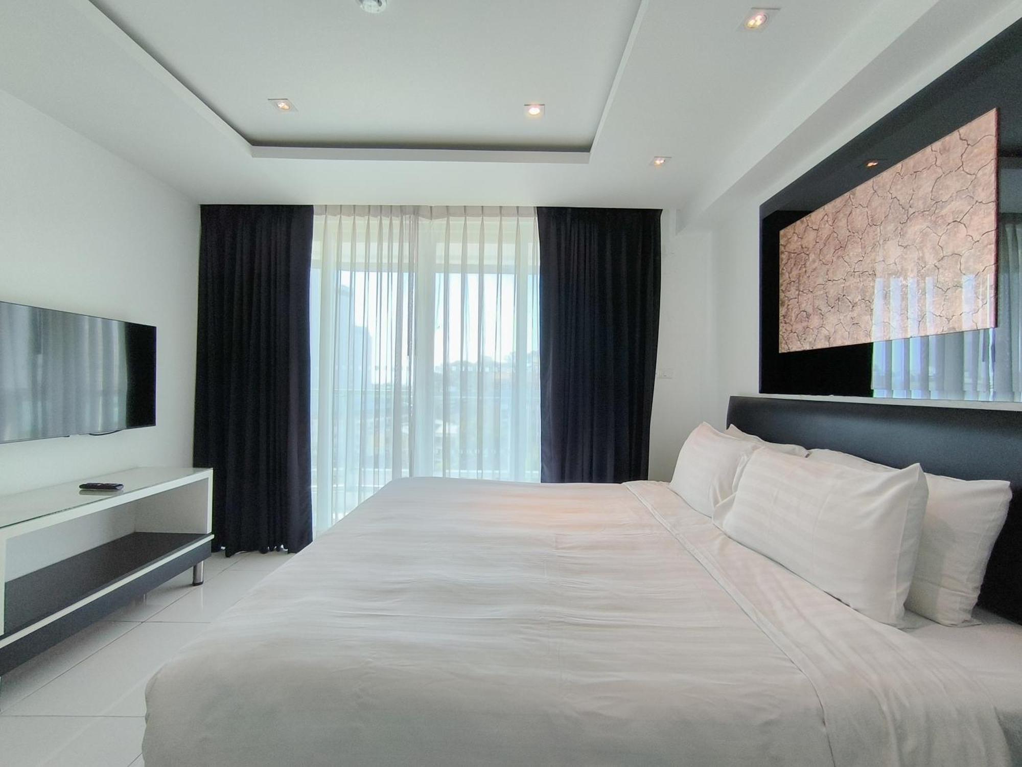 Nova Suites Pattaya By Compass Hospitality Exterior photo